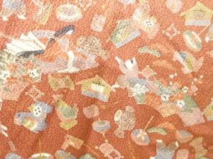 アンティーク　時代人物に玩具模様着物